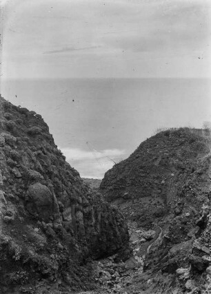 Barranco Ruiz : Blick durch die Felsen auf den Atlantik