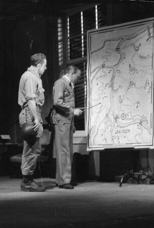 Szenenbilder aus "Colonel Forster bekennt sich schuldig" von R. Vailland, Kammerspiele