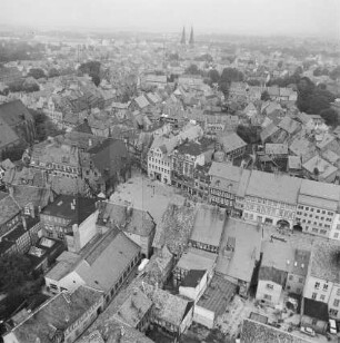 Bebauung um den Markt in der Altstadt von Quedlinburg : Blickrichtung Nordosten
