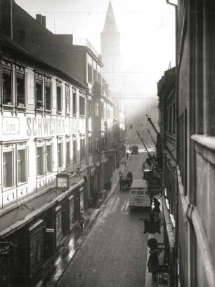 Zitttau, Innere Weberstraße : Zittau. Innere Weberstraße. Blick gegen die Westfront der Johanniskirche