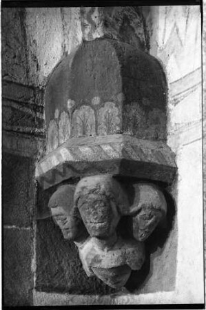 Kenzingen Sankt Laurentius Kirche Turmkapelle Nordwestliche Gewölbekonsole