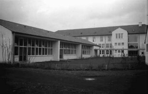 Freiburg: Lortzingschule; Ansicht mit Mitteltrakt