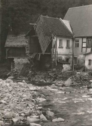 Unwetterkatastrophe im Osterzgebirge am 8./9. Juli 1927. Zerstörtes Haus in Schönwald (heute Petrovice-Krásny Les)
