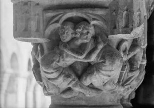 Ostflügel — Kapitell Relief
