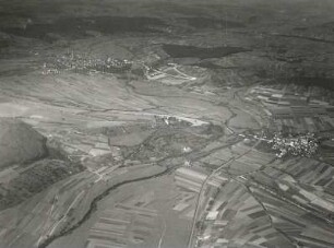 Süddeutsches Stufenland-Bauland. Taubertal bei Bad Mergentheim (links) und Igersheim (rechts). Luftbild-Schrägaufnahme von Südost