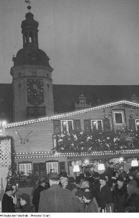 Leipziger Weihnachtsmarkt bei Dunkelheit