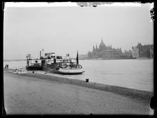 Budapest: Blick über Donau zum Reichstag