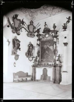 Schloß; Rittersaal, Kaminecke