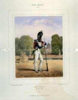 Uniformdarstellung, Gemeiner des Grenadier-Regiments zu Fuß der Königlichen Garde, Königreich Frankreich, 1815/1830. Tafel Nr. 110 aus: Galerie Militaire.