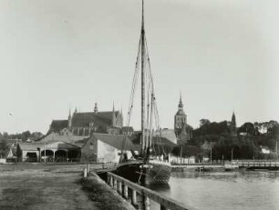 Frauenburg (Frombork), Stadtansicht mit Dom. Blick vom Hafen von Nordwesten