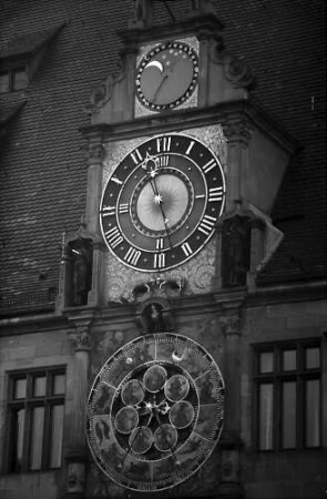 Heilbronn: Astronomische Uhr am Rathaus
