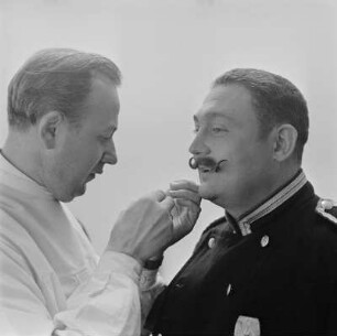 Rolf Hoppe : Der Schauspieler Rolf Hoppe (1930-2018) in der Maske am Staatsschauspiel Dresden