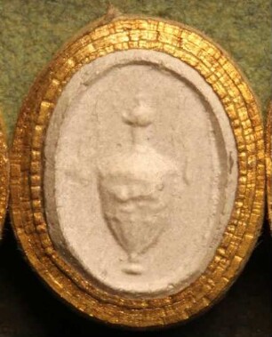 Bauchiges Gefäß mit langem Hals, Amphore (Daktyliothek, Zweites Historisches Tausend)
