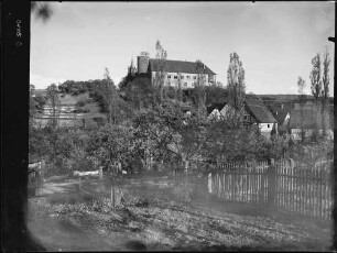 Külsheim Ortsansicht, im Hintergrund Schloss-Burg Külsheim