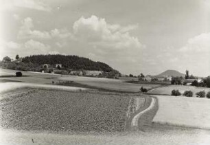 Jauernick-Buschbach, Teilansicht des Ortes mit Kreuzberg und Landeskrone von Süden