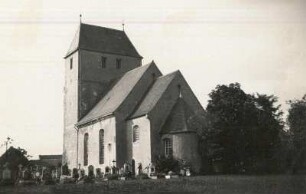 Klinga, Dorfkirche und Friedhof