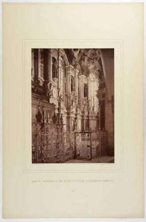 Die Kurfürstliche Begräbniskapelle im Chor des Domes in Freiberg in Sachsen, links das Moritzmonument (Renaissance-Kenotaph für Kurfürst Moritz von Sachsen von 1563), Tafel 7 aus: Monumente des Mittelalters und der Renaissance ... von 1875