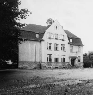 Ehem. Schule (Massivbau); Roßdorf, Darmstädter Straße 66