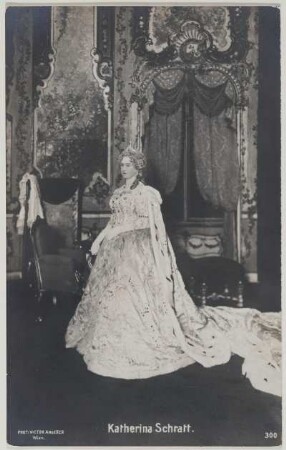 Rollenporträt Katherina Schratt (Rosenkavalier). Fotografie (Weltpostkarte mit gedrucktem Namenszug). Wien, um 1900/vor 1901