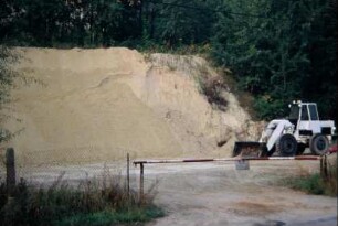 Abbau von Sand ö des Dorfes zur B 88 hin
