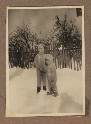 Christiane Zimmers Söhne Clemens und Andreas im Schnee