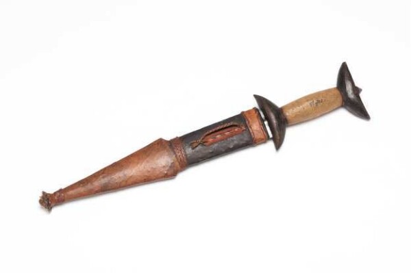 Dagger with sheath