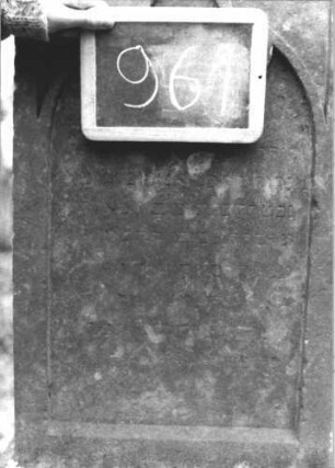 Grabstein 961 (Detailaufnahme)