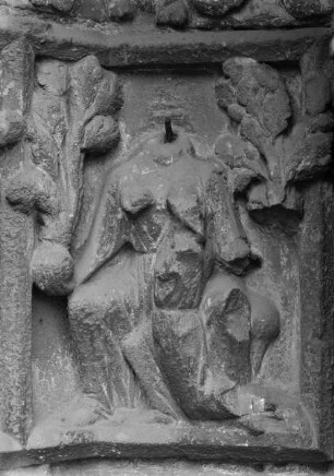 Nordwestportal (Marienportal) — Relief