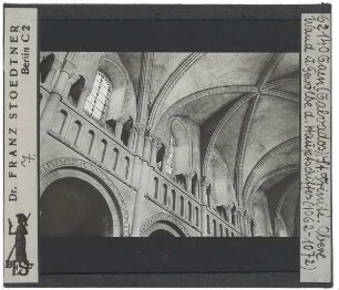 Caen, Abtei Ste-Trinité : Innenansicht, Obergaden im Langhaus