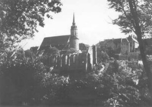 Bautzen. Blick von Nordwesten gegen Ruine der Nicolaikirche, Nicolaiturm und Dom St. Petri