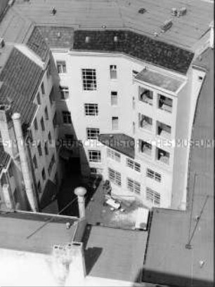 Hof eines Wohnhauses an der Joachimstaler Straße Ecke Kurfürstendamm