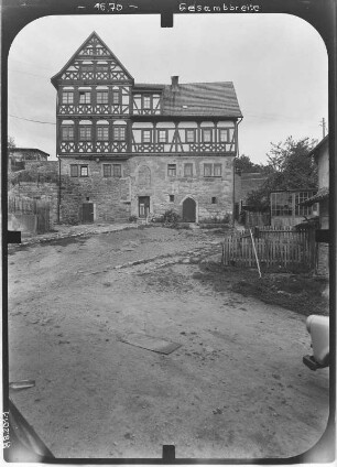 Wasungen, Maienhof 4/5. Maienhof (1576). Eingangsseite