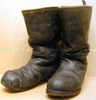 Stiefel der Staatlichen Forstwirtschaft der DDR