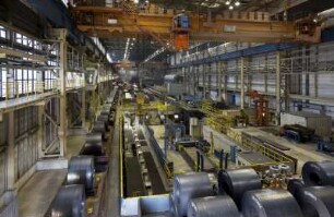 Ende der Walzstraße im Warmwalzwerk