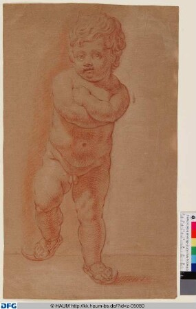 Stehender Putto mit vor der Brust gekreuzten Armen
