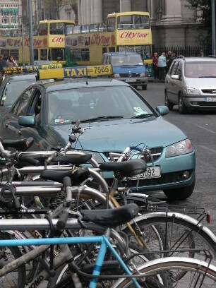 Hauptverkehrszeit im Zentrum von Dublin nahe der Grafton_Street