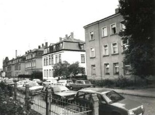 Dresden-Mickten, Homiliusstraße 1-11. Wohnhäuser (um 1900). Straßenansicht von Nordwesten