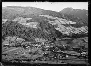 Österreich, Schladming. Blick auf den Ort von der Ramsau