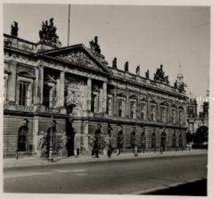 Berlin, Zeughaus, Front