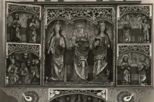 Heideblick-Riedebeck. Riedebeck südsüdwestlich von Luckau. Kirche (1192/1204). Nebenaltar, Ausschnitt Mittelschrein mit Flügeln