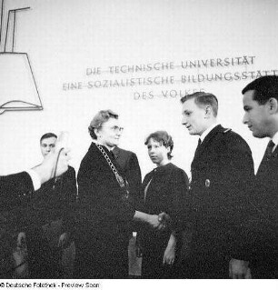Prof. Lieselott Herforth (1916-2010; Physikerin) während des Festaktes