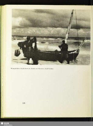 Heimgekehrtes Fischerboot am Strand von Koserow, Insel Usedom