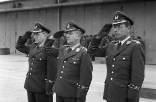 Verabschiedung des Kommandeurs der 1. Abteilung des Fernmelderegimentes 12 Oberstleutnant Dietrich von Kornatzki in der General-Fahnert-Kaserne