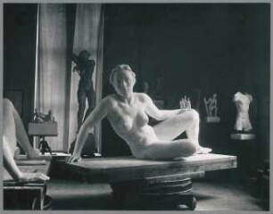 Liegende Frau I, 1939/41, Gips