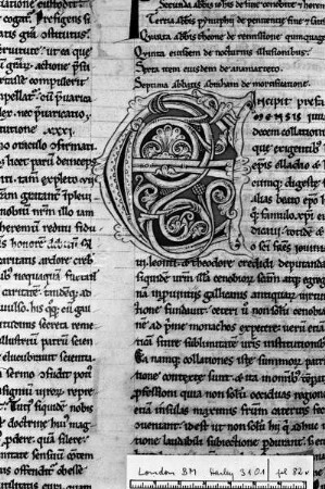 Buchseite mit Rankeninitiale E, Folio 82 verso