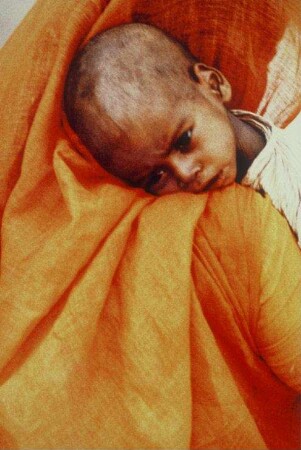 Indien. Hungerndes Kind