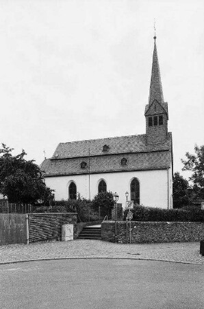 Kath. Pfarrkirche (Kath. Pfarrkirche und Ausst.); Wehrheim, St.-Michaels-Weg 1