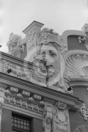 Fassadendetails am Wohnhaus Elizabetes iela 10b (Elisabethstraße) in Riga