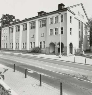 Institut für Organische Chemie und Makromolekulare Chemie