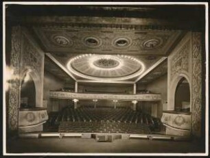 Stadttheater, Landsberg a.d. Warth: Ansicht Zuschauerraum und Proszenium